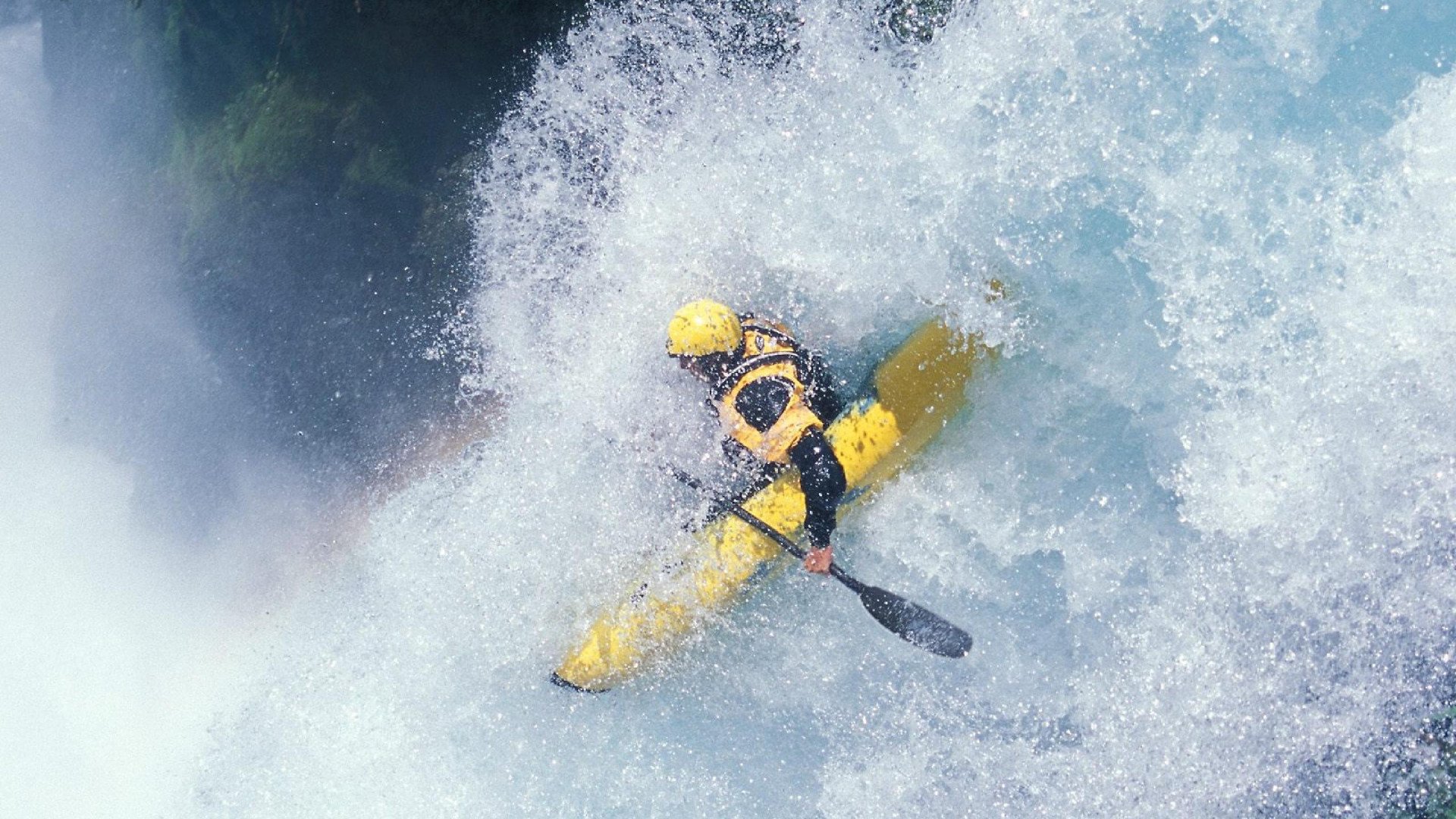 沉默中轴线的咆哮，苏亚雷斯如何用一脚出球重新定义现代前锋