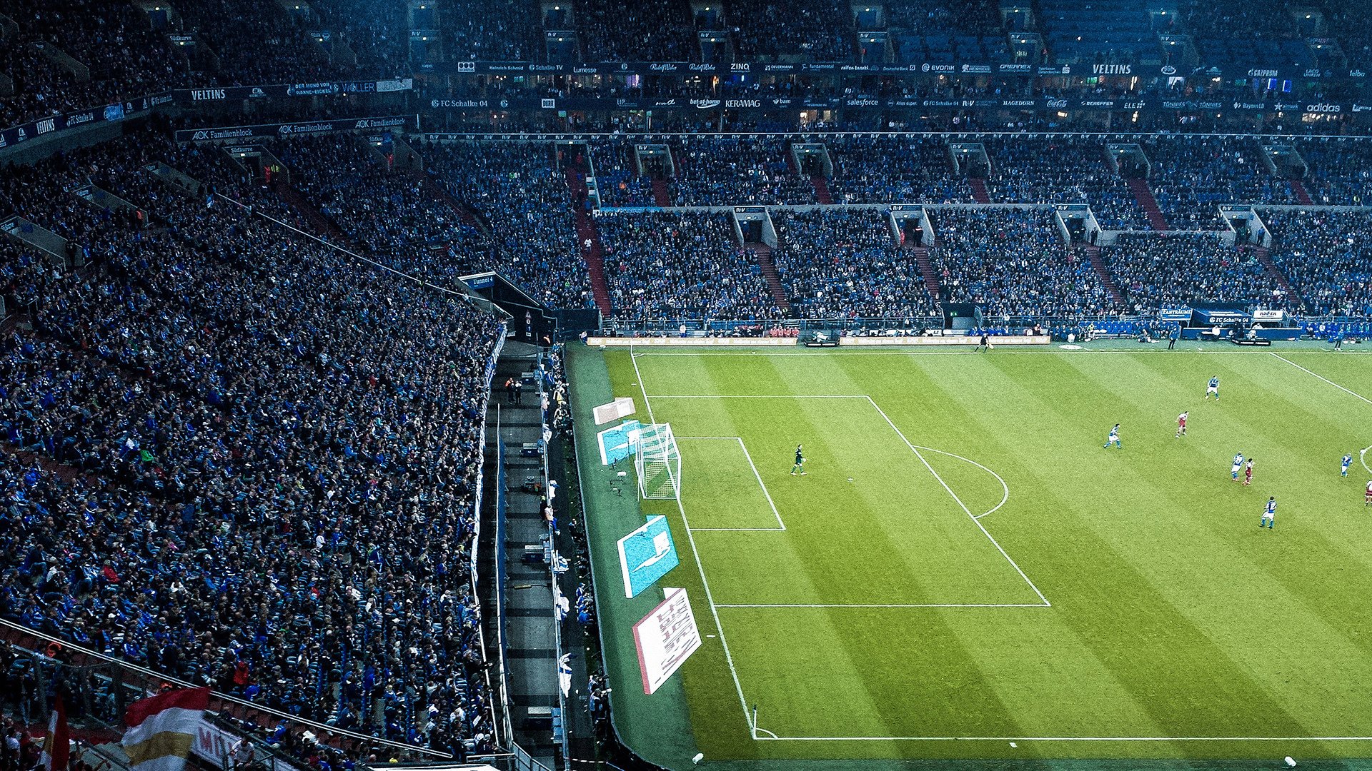 C罗再演天神下凡！日本主场爆冷击败哥伦比亚，世界杯出线战现经典一幕